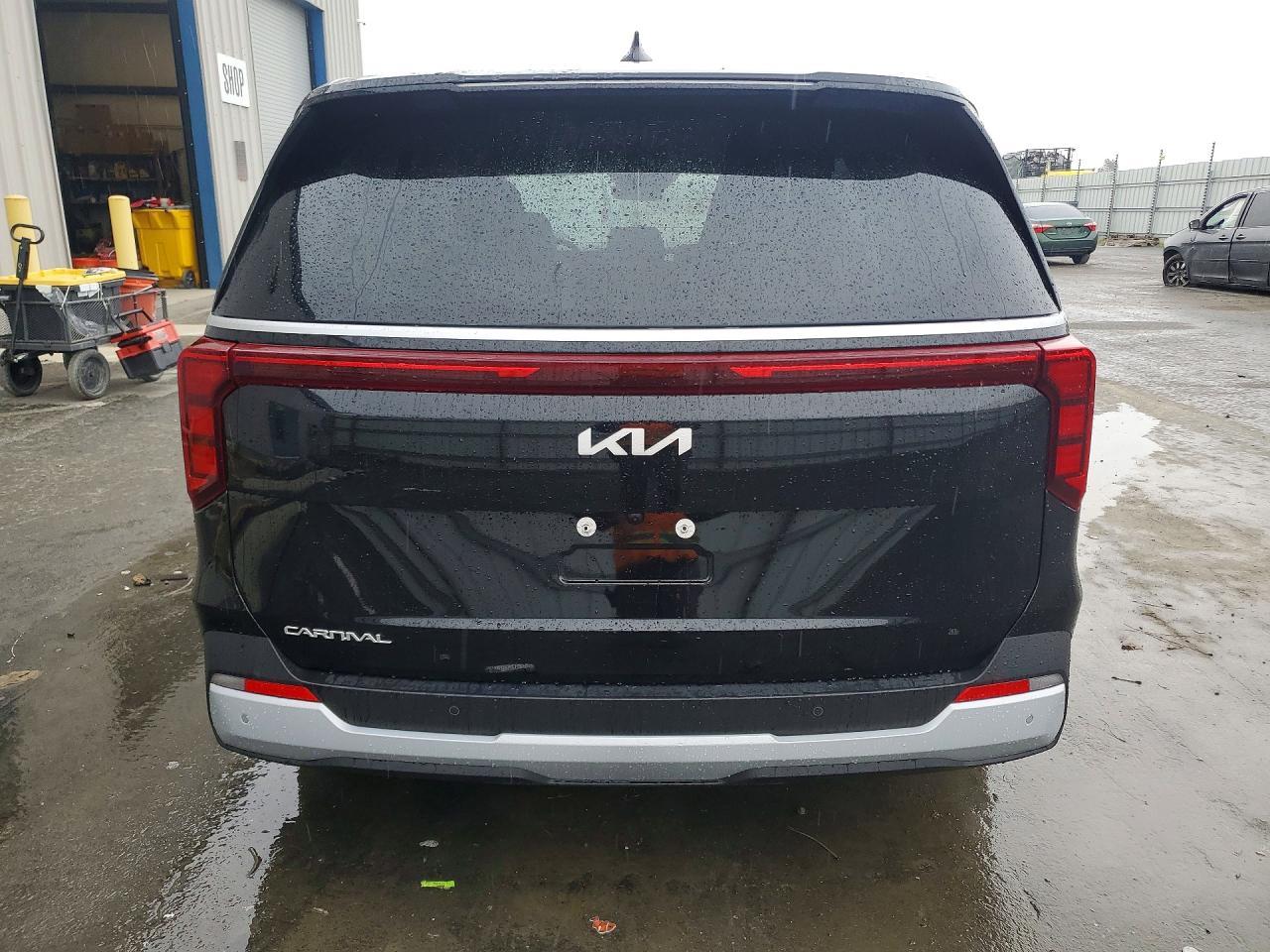 2026 KIA Carnival lx