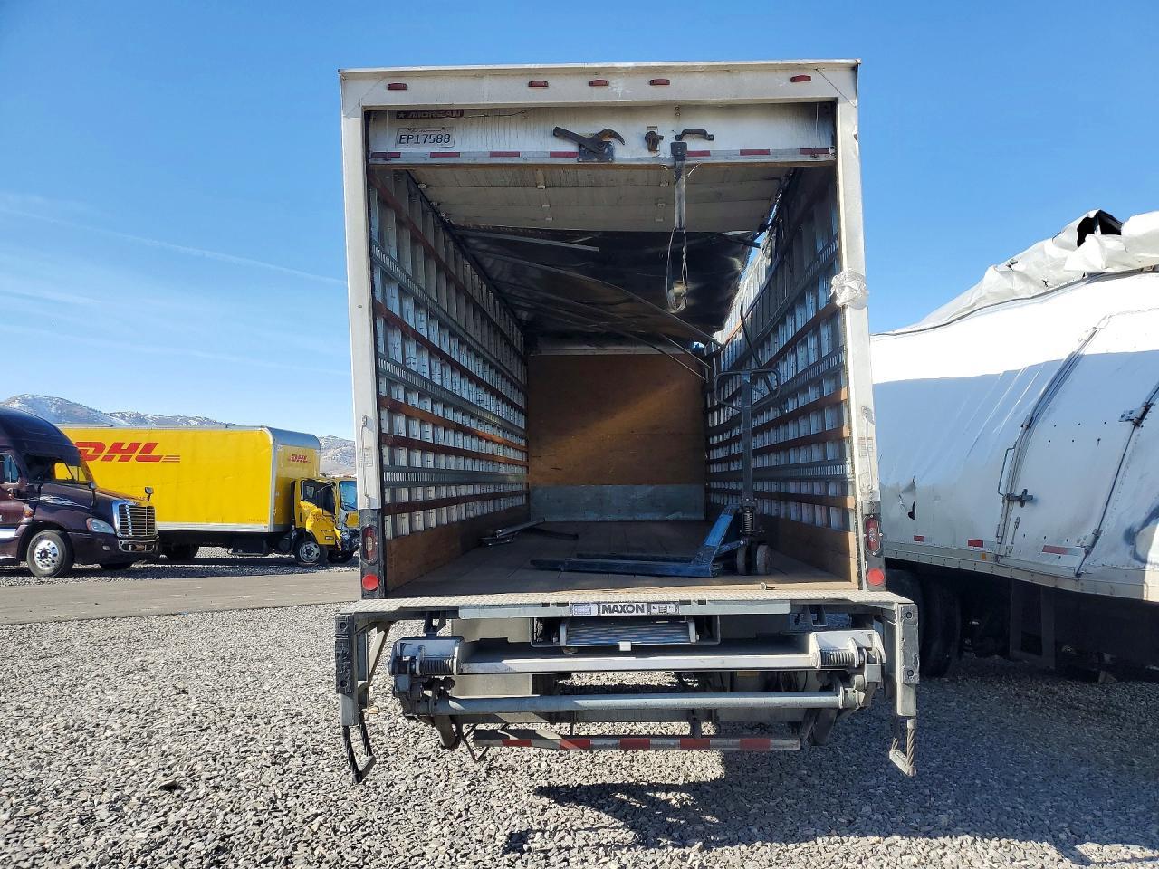 2019 Freigliner M2 106