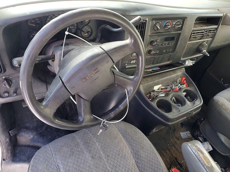 2006 GMC Savana 3500 Van With Bucket Lift