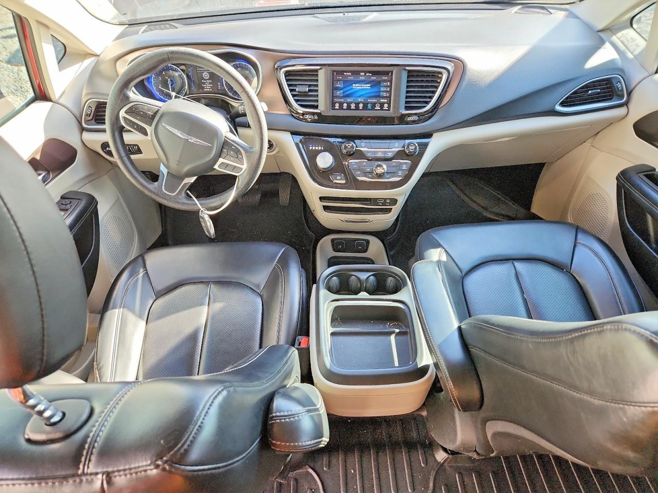 2020 Chrysler Voyager lxi