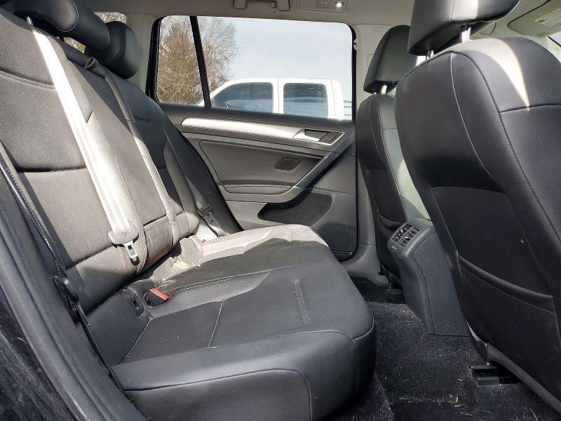 2017 Volkswagen Golf Sportwagen s