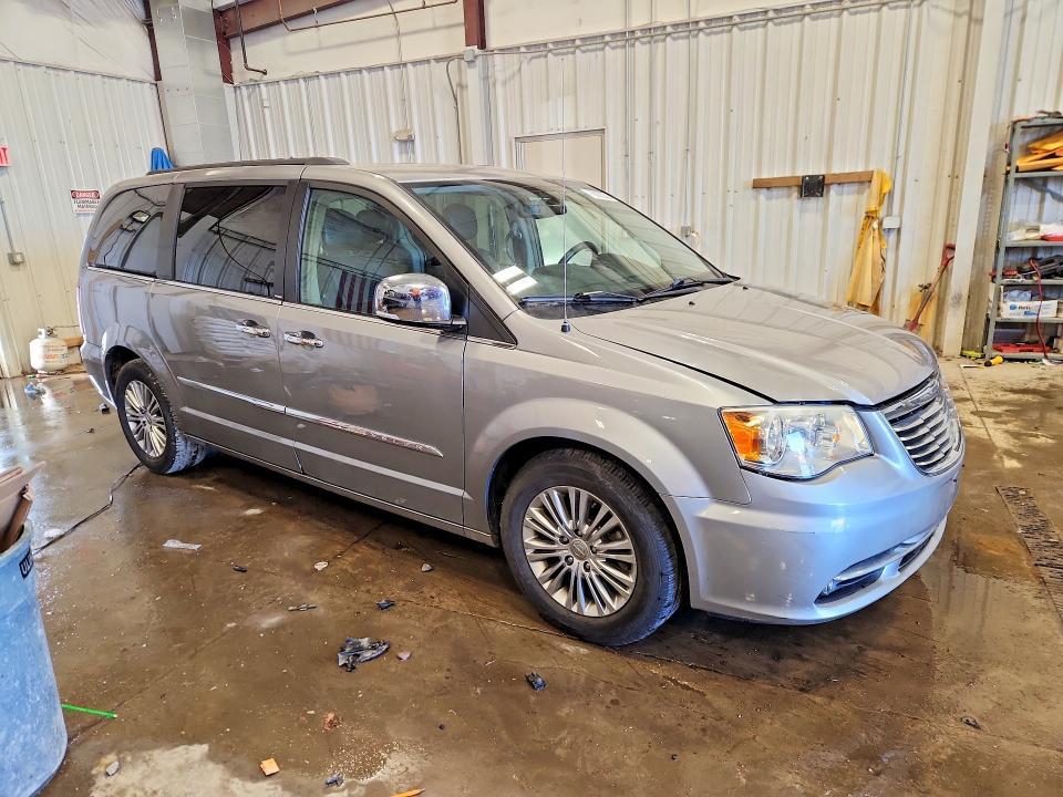 2013 Chrysler Town & Country Touring l