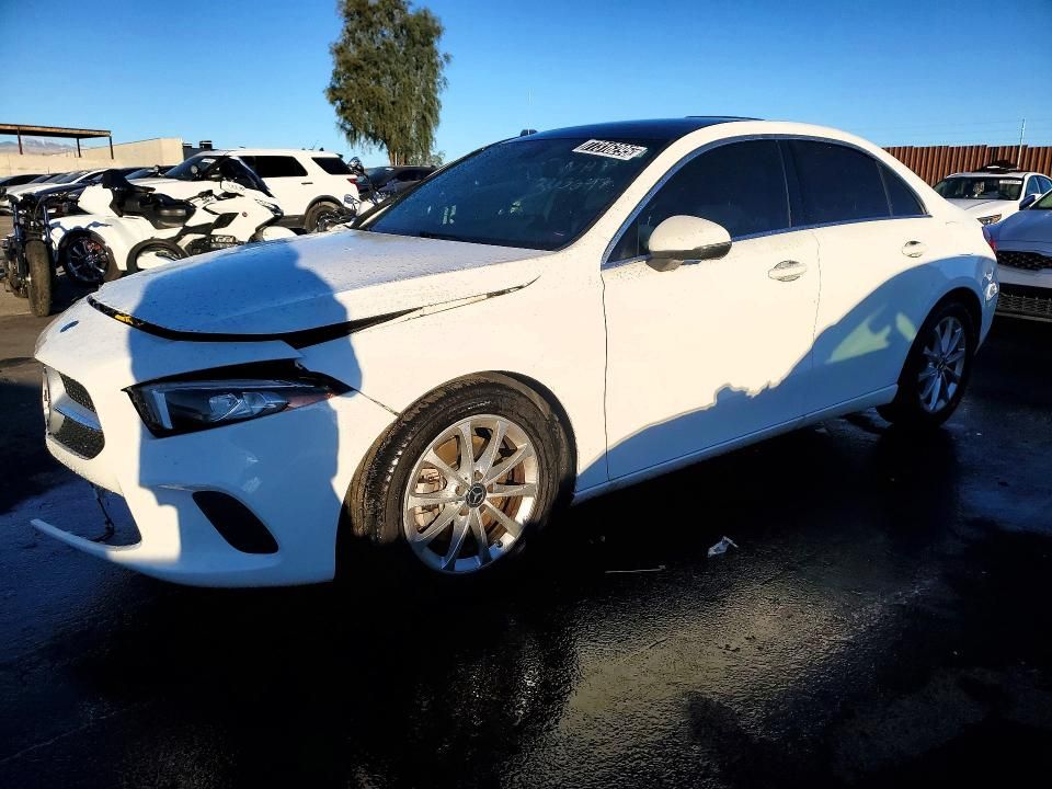 2021 Mercedes-Benz A 220