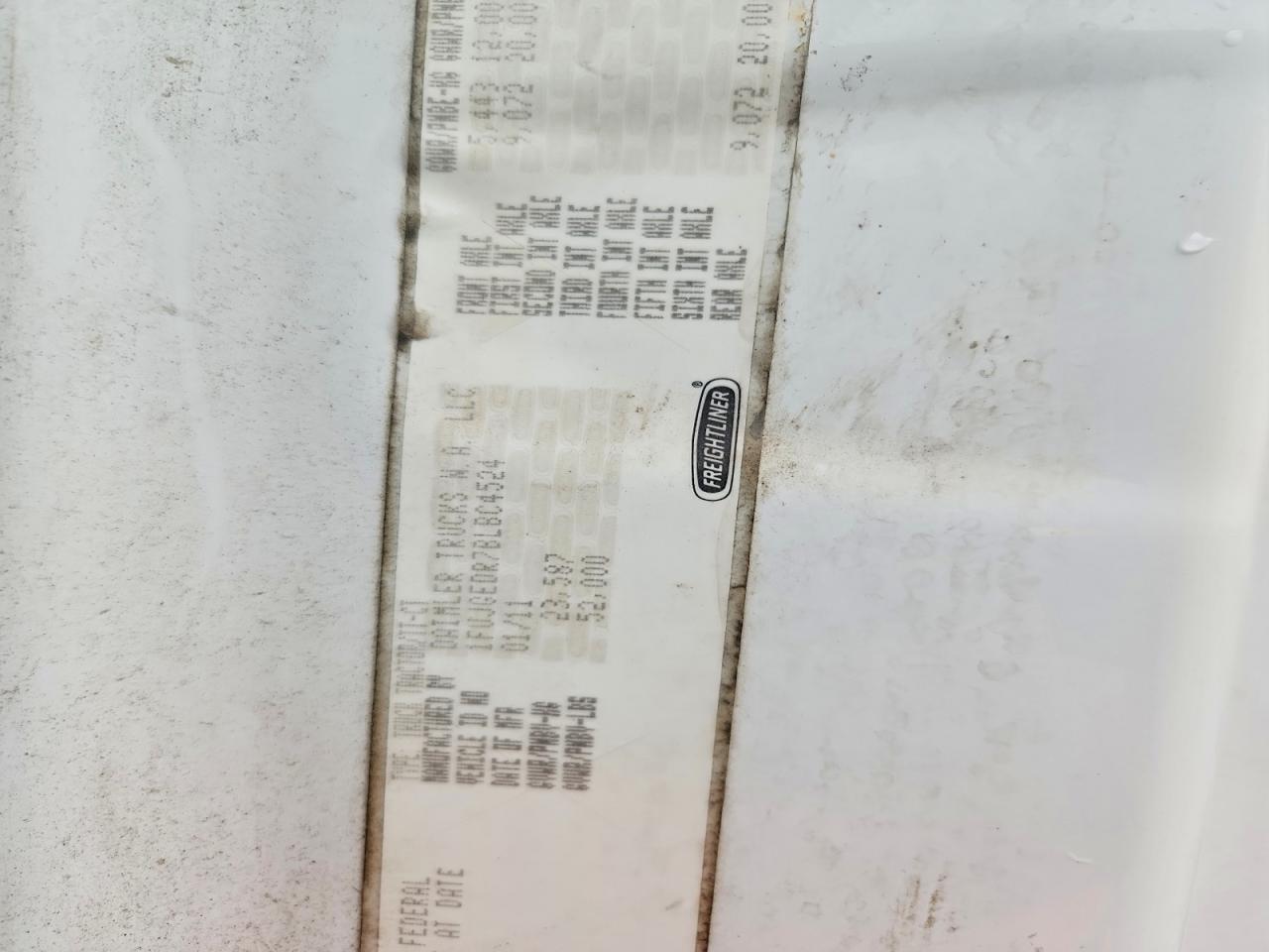 2011 Freightliner Cascadia Semi Truck