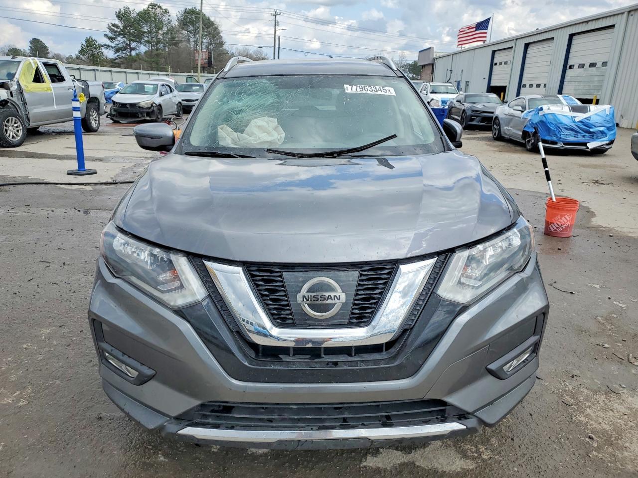 2017 Nissan Rogue sv