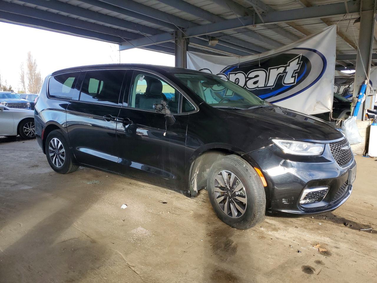 2024 Chrysler Pacifica Hybrid Select