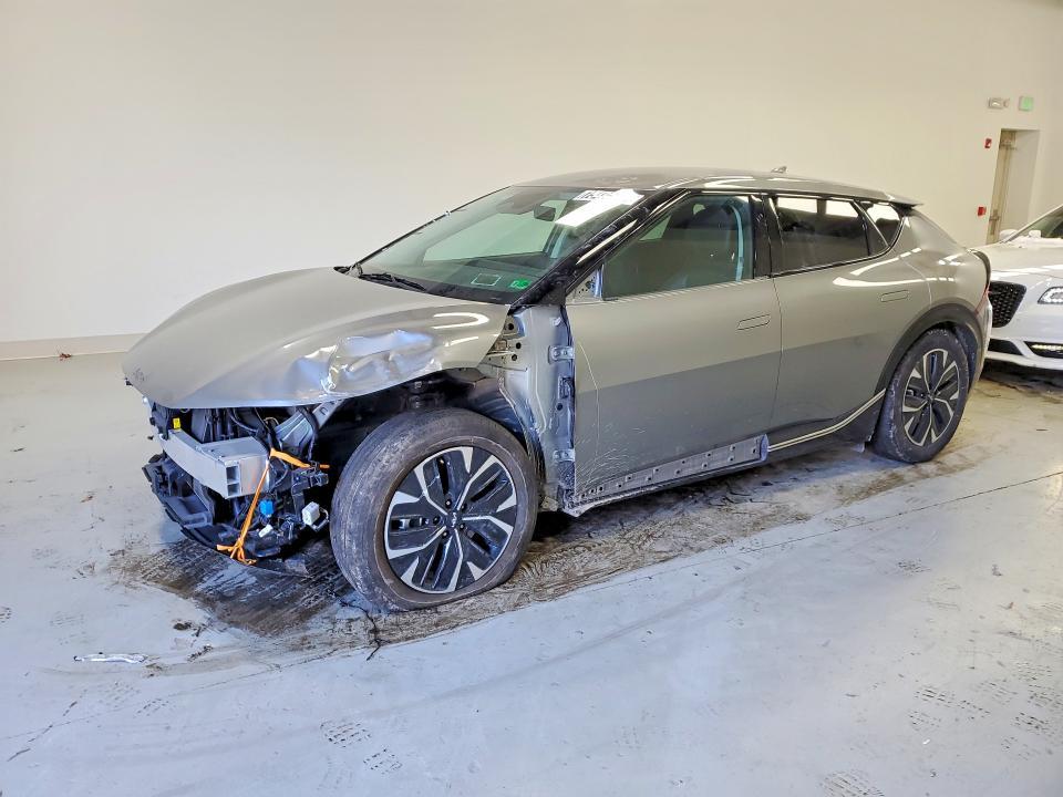 2024 KIA EV6 Light