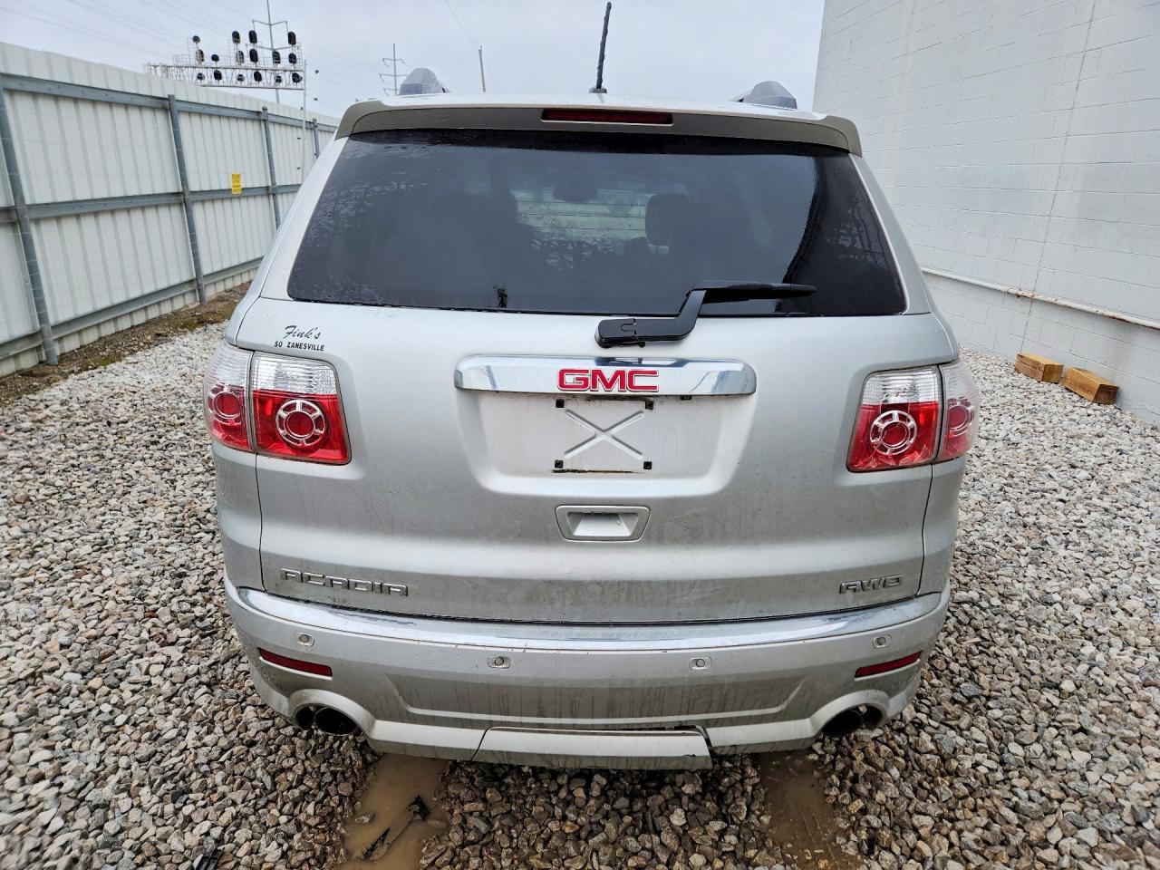 2011 GMC Acadia Denali
