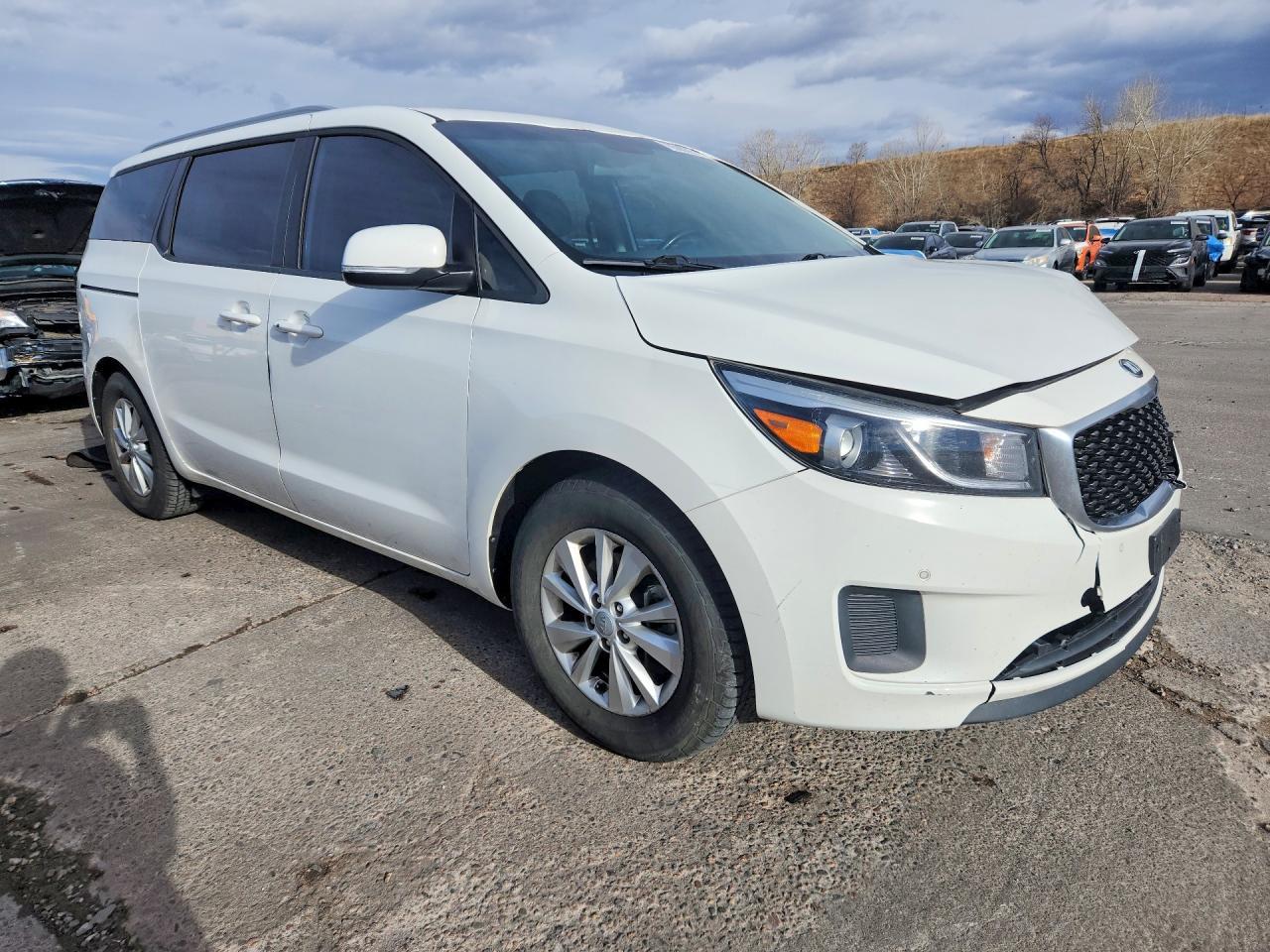 2017 KIA Sedona lx