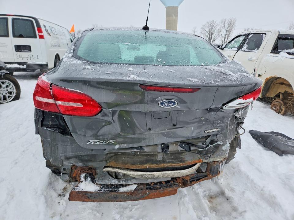 2015 Ford Focus s