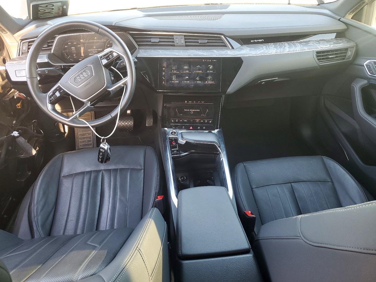 2023 Audi E-tron Premium Plus