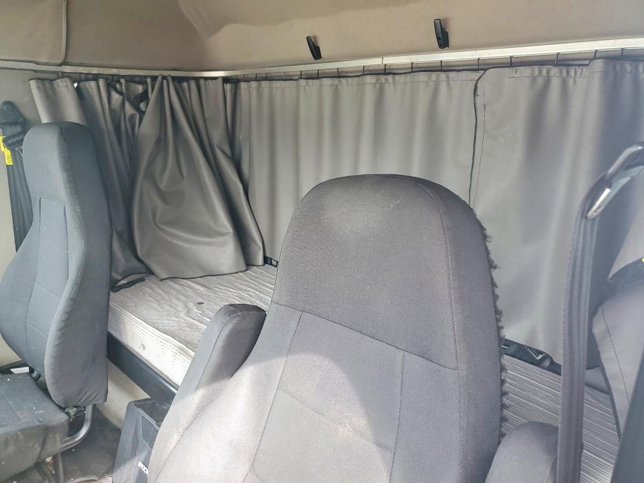 2020 Freightliner Business Class M2 BOX Truck