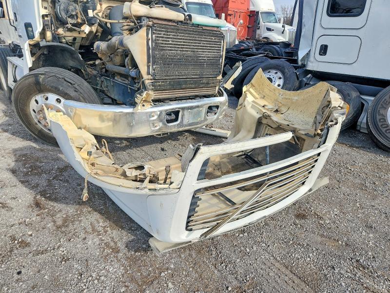 2000 Sterling 2000 Sterling L9522 Truck Cab AND Chassis