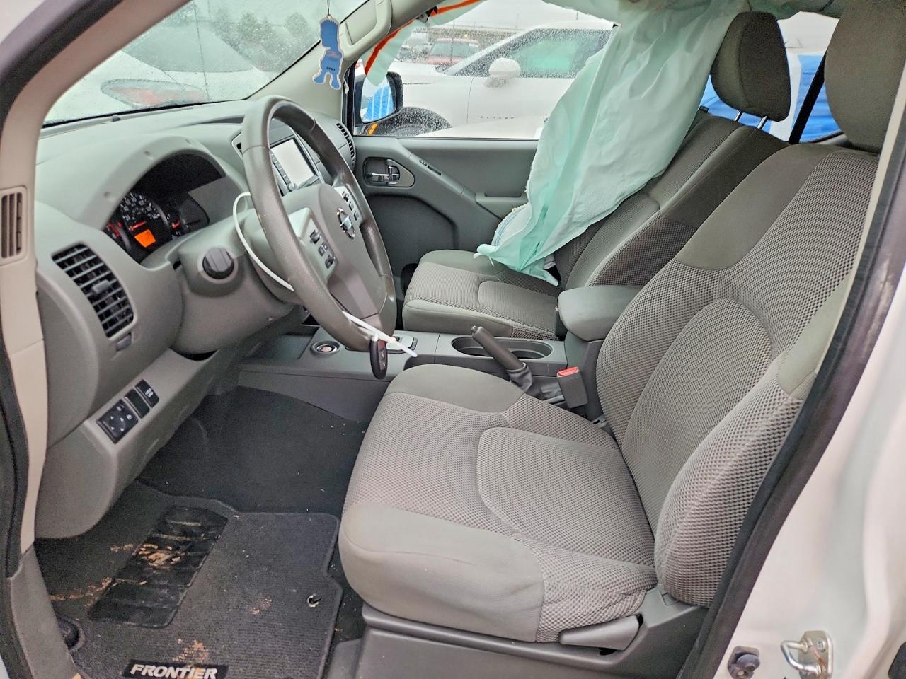 2021 Nissan Frontier s