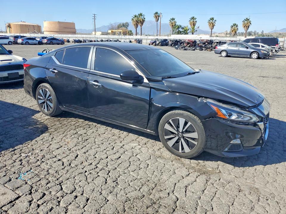 2022 Nissan Altima sv