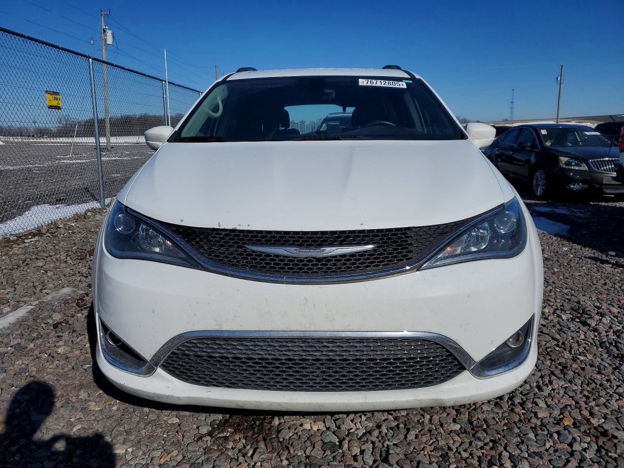 2017 Chrysler Pacifica Touring l