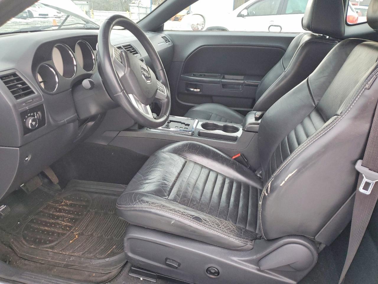 2012 Dodge Challenger sxt