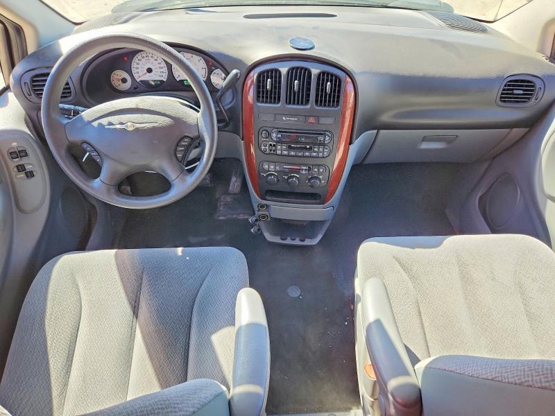 2005 Chrysler Town & Country lx