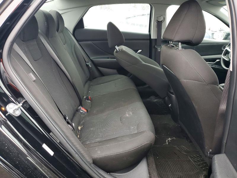 2025 Hyundai Elantra se