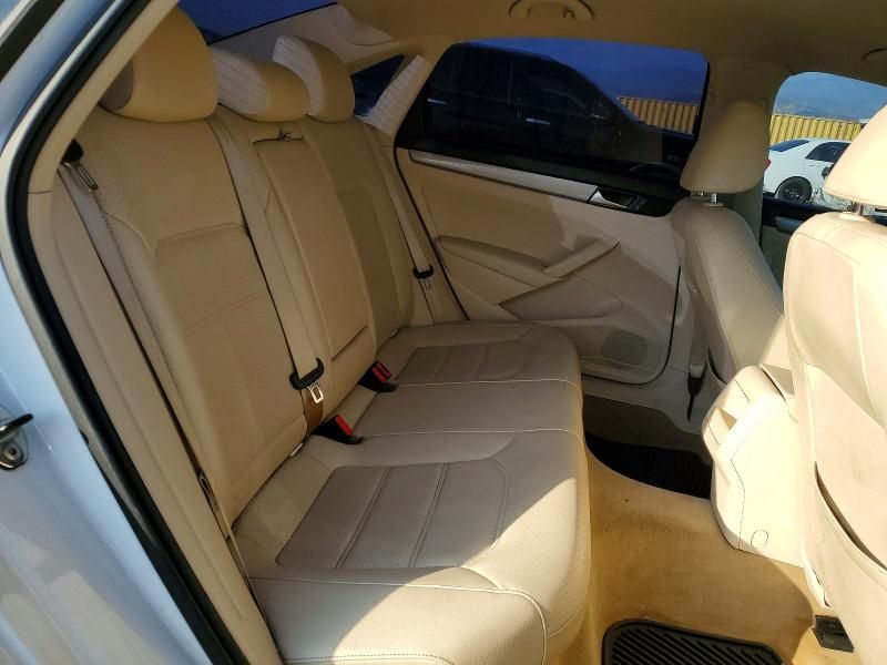 2014 Volkswagen Passat s