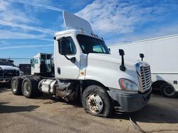Salvage trucks for sale at Moraine, OH auction: 2013 Freigliner 2013 Freightliner Cascadia Semi Truck