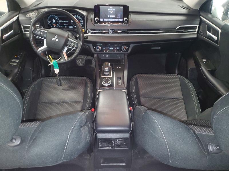 2023 Mitsubishi Outlander es