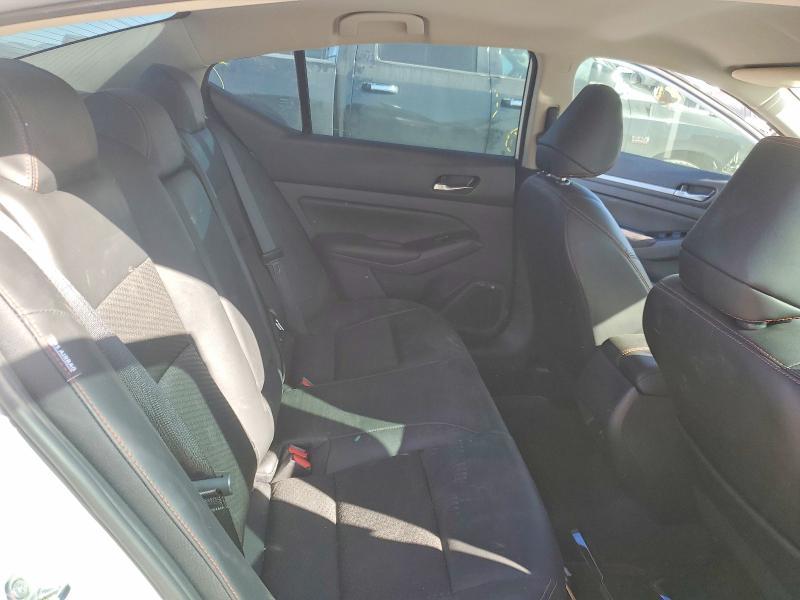 2025 Niss Altima 2.5 sr