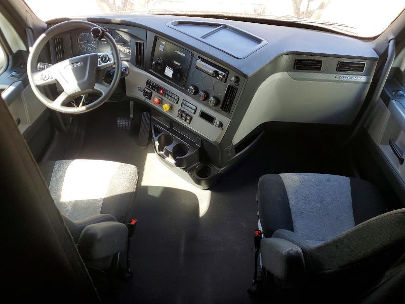 2021 Freightliner Cascadia 126 Semi Truck