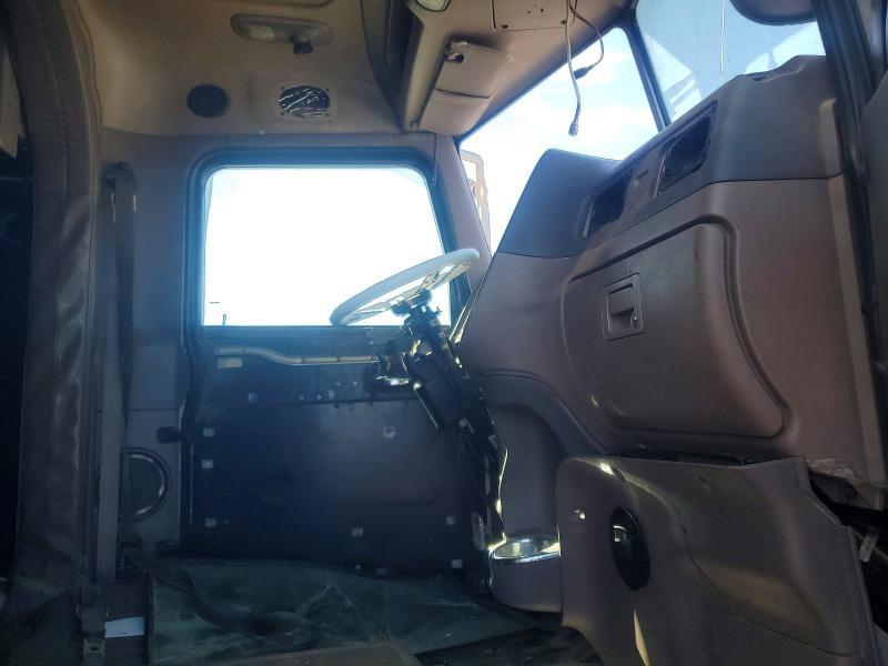 2007 Peterbilt 386 Semi Truck