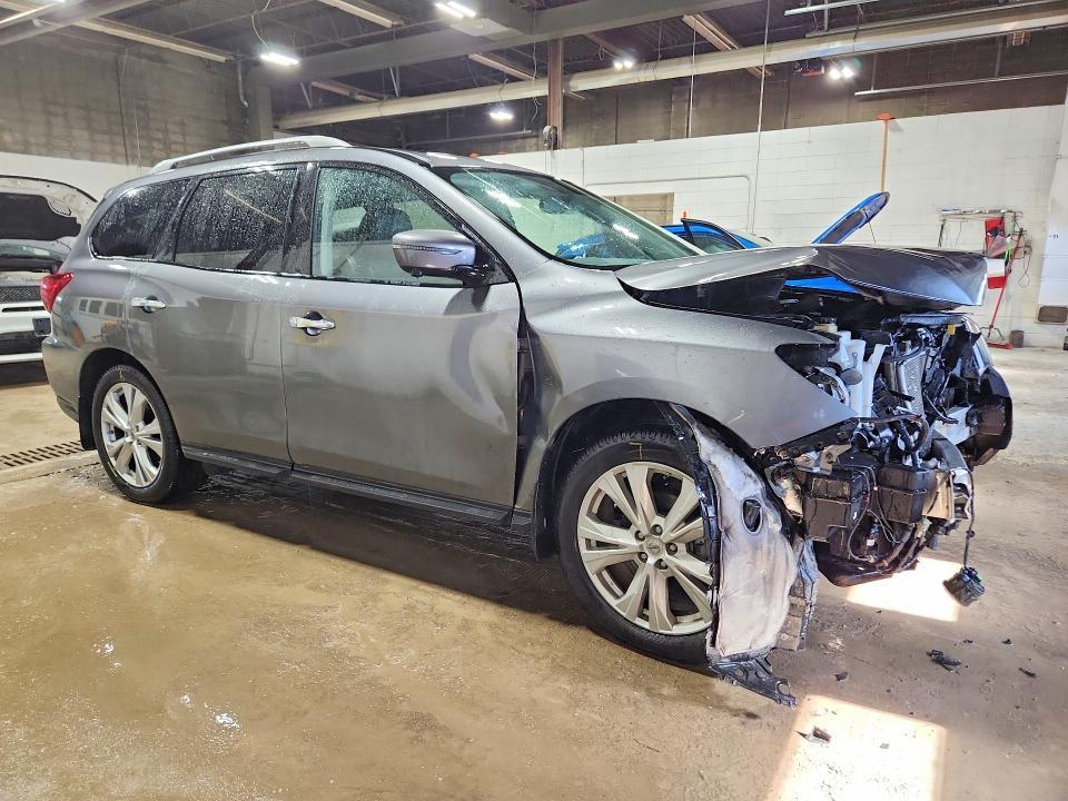 2018 Nissan Pathfinder s