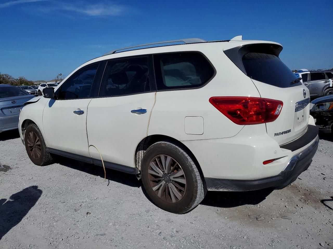 2019 Nissan Pathfinder s