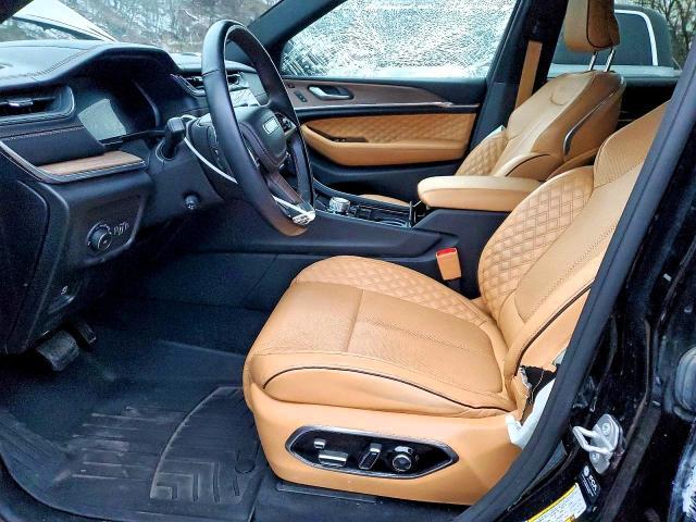 2022 Jeep Grand Cherokee Summit