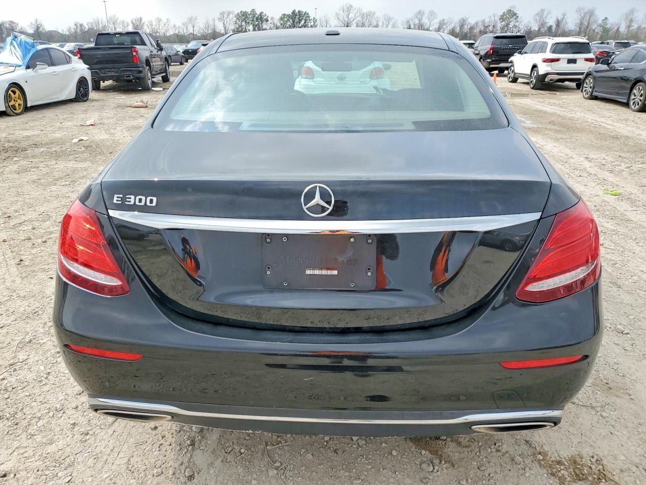 2017 Mercedes-Benz E 300