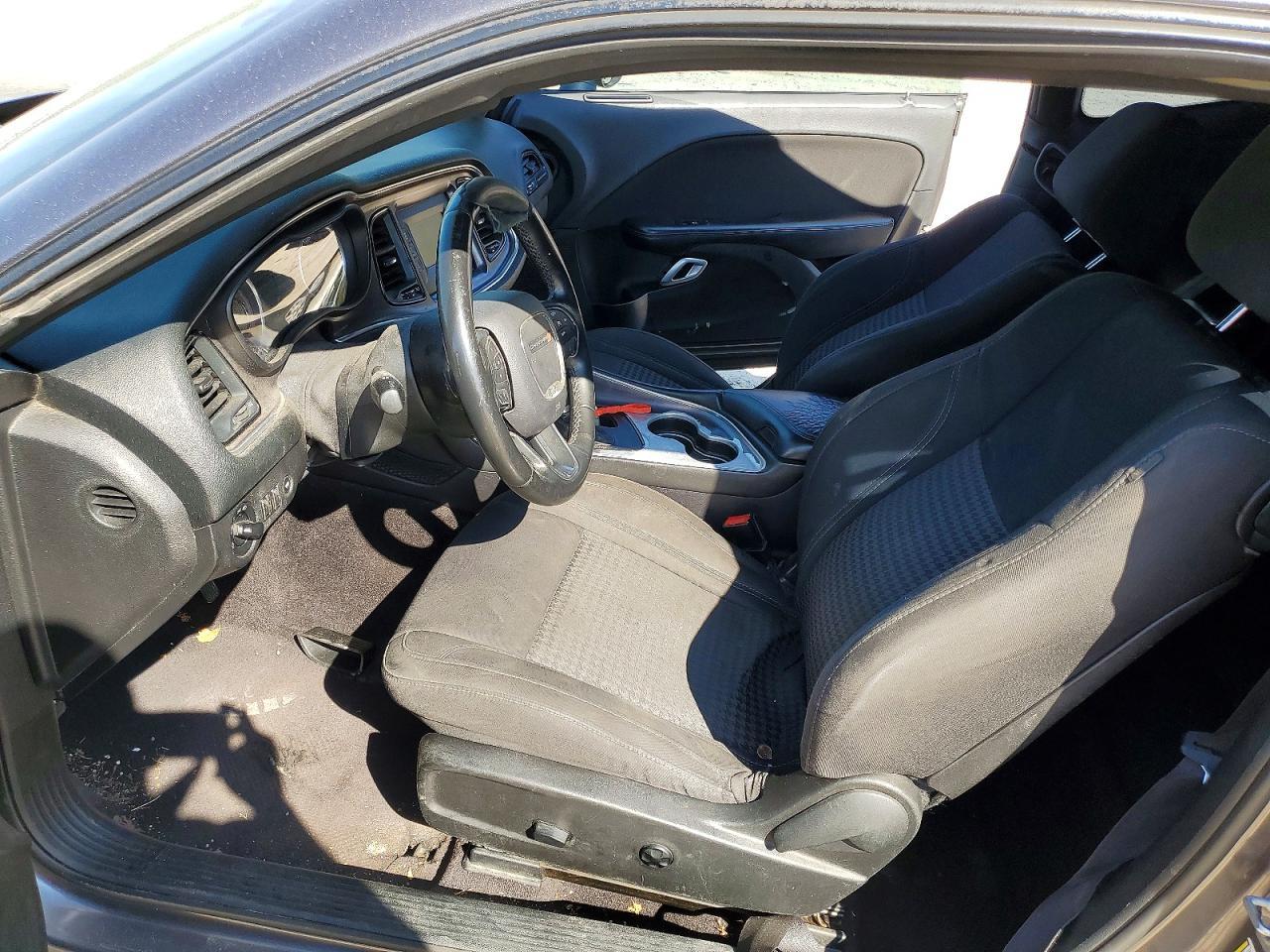 2016 Dodge Challenger sxt