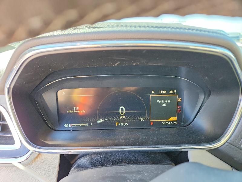 2017 Lincoln Continental Premiere