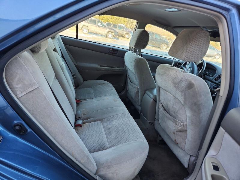 2004 Toyota Camry le