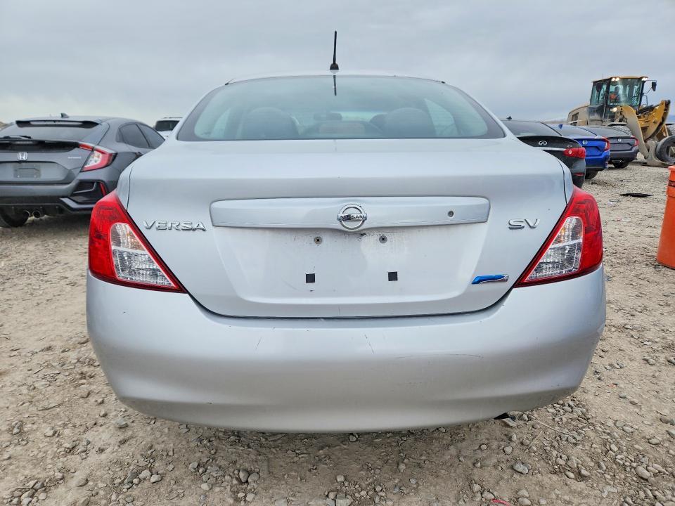 2012 Nissan Versa 1.6 s