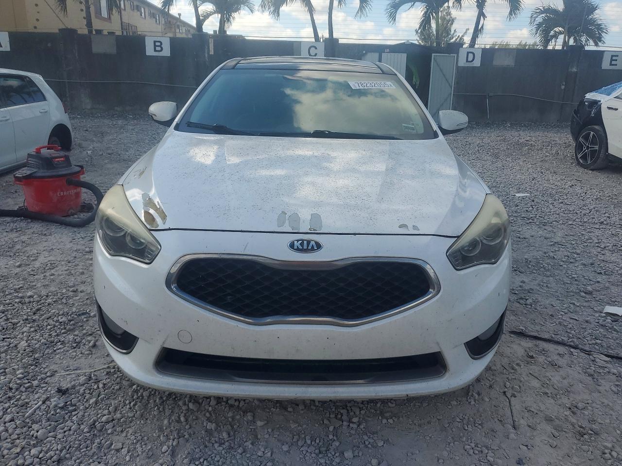 2015 KIA Cadenza Premium