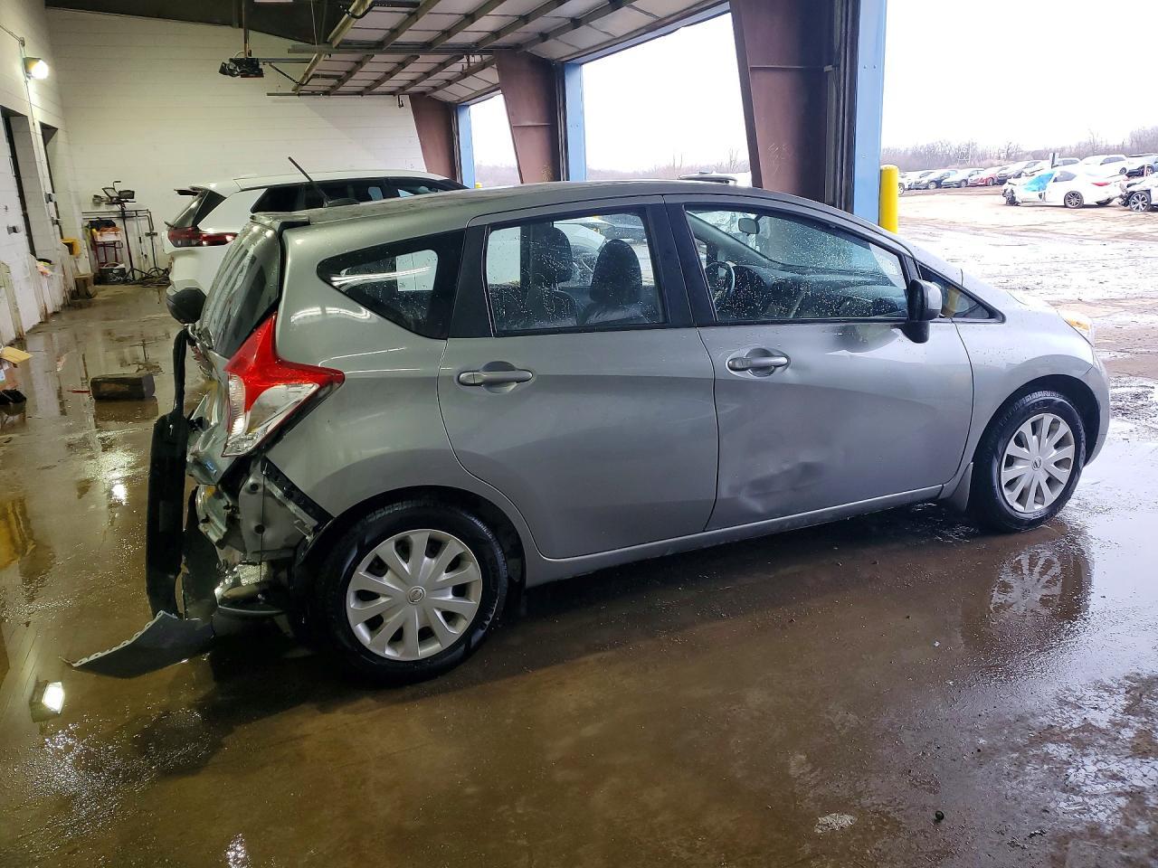 2014 Niss Versa Note sv