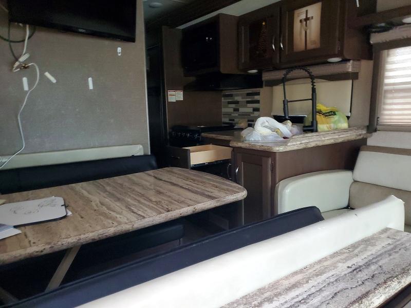 2017 Ford F53 RV