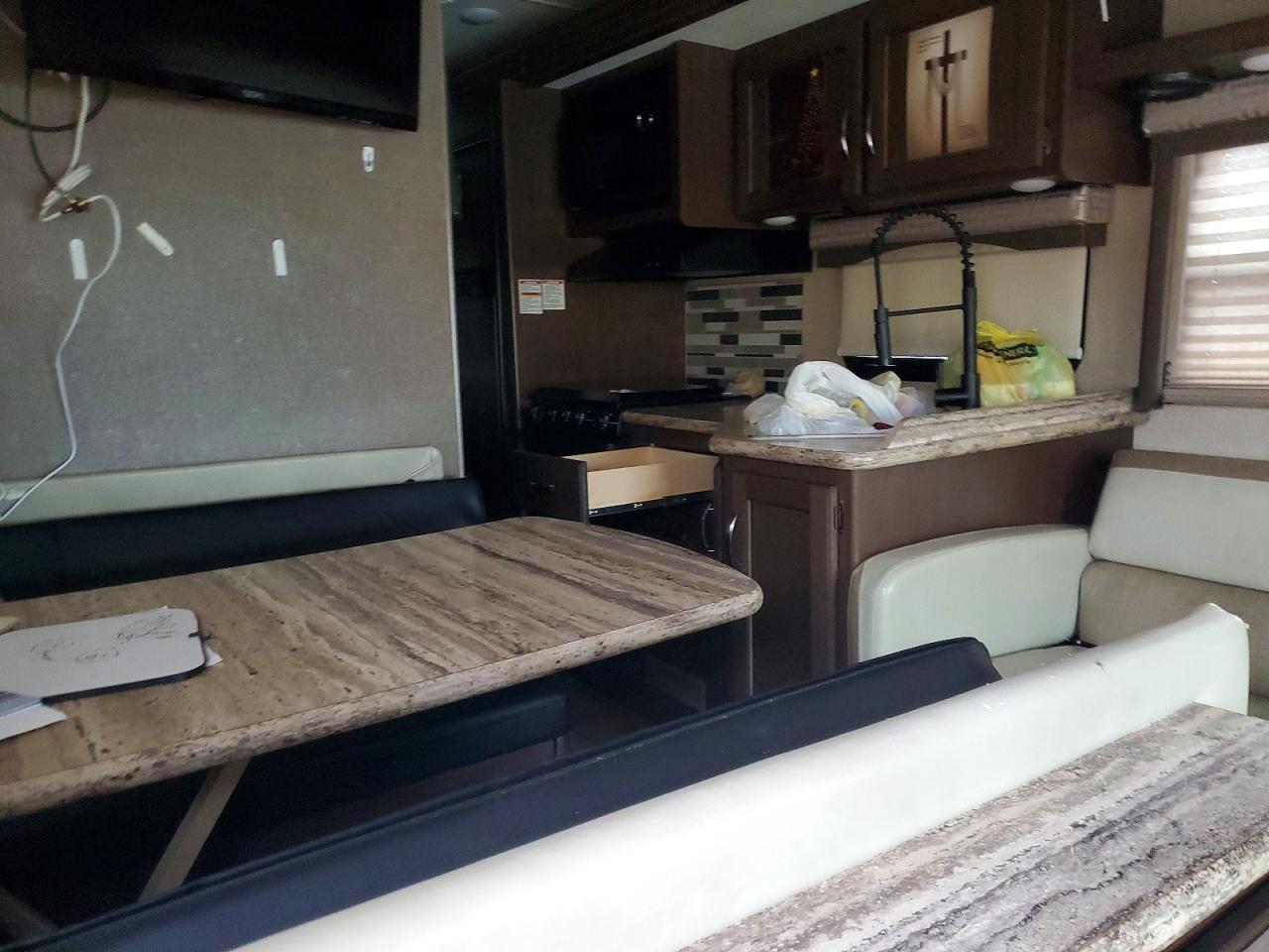 2017 Ford F53 RV