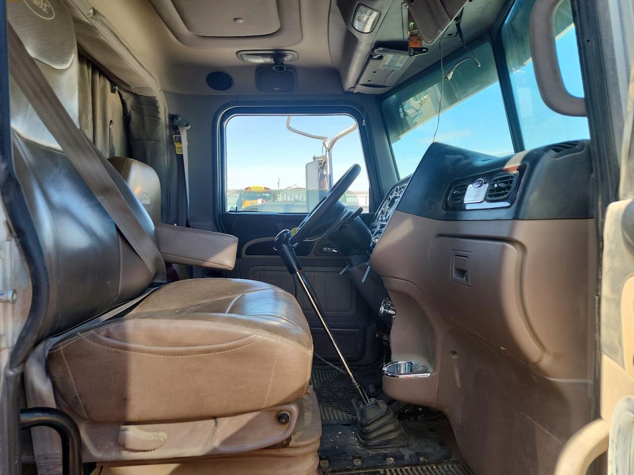 2012 Peterbilt 389 Semi Truck