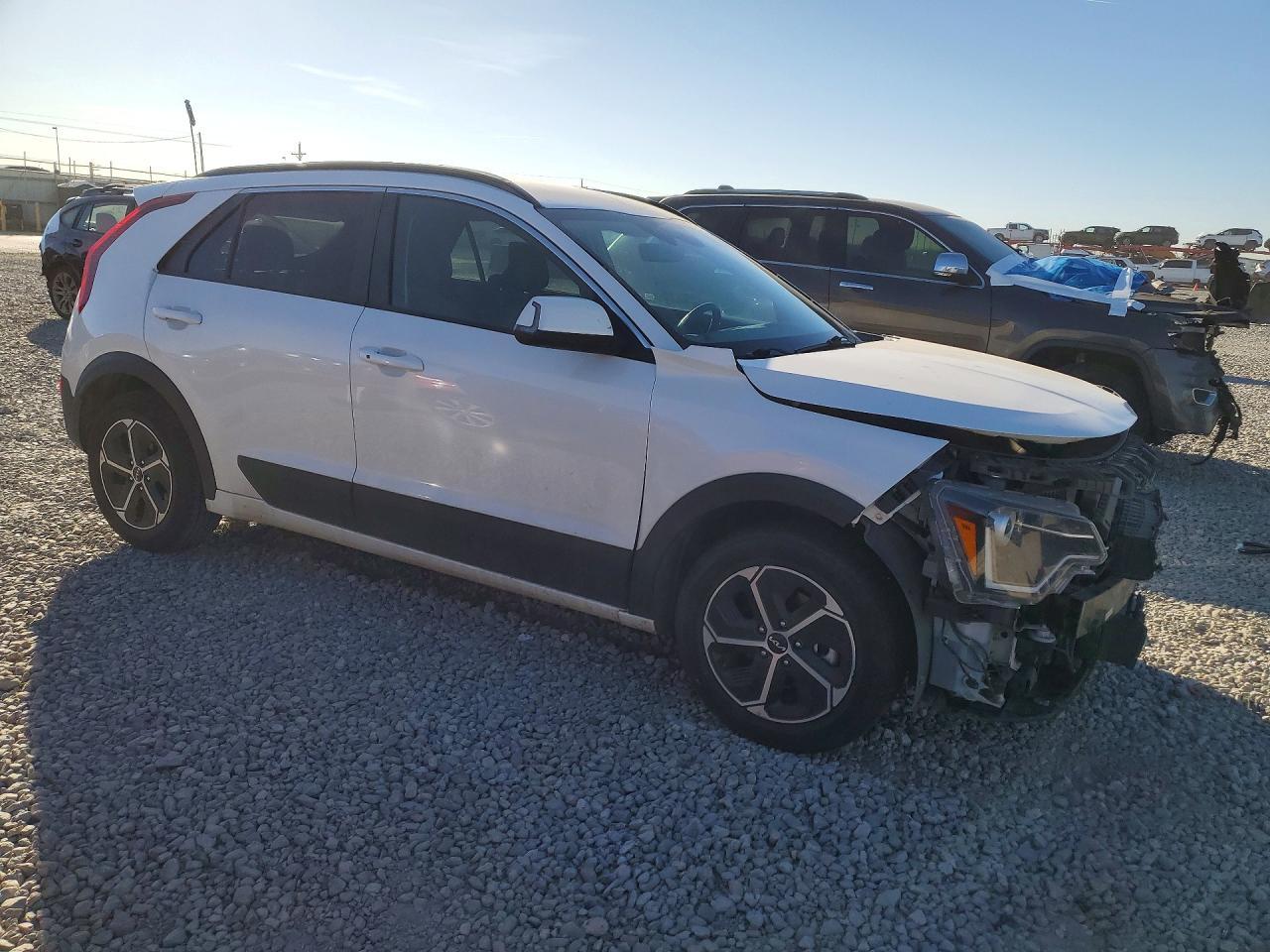 2023 KIA Niro ex