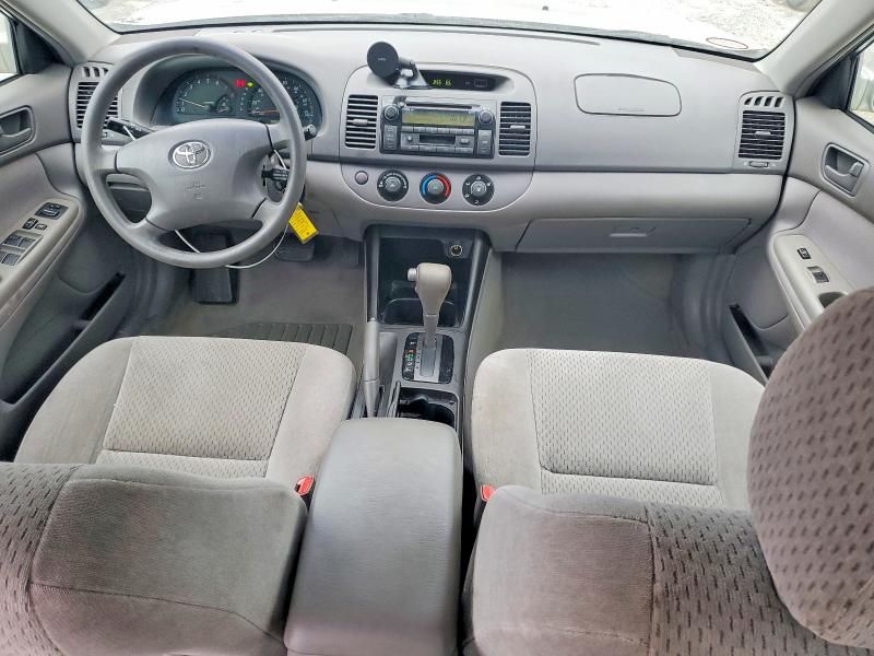 2004 Toyota Camry le