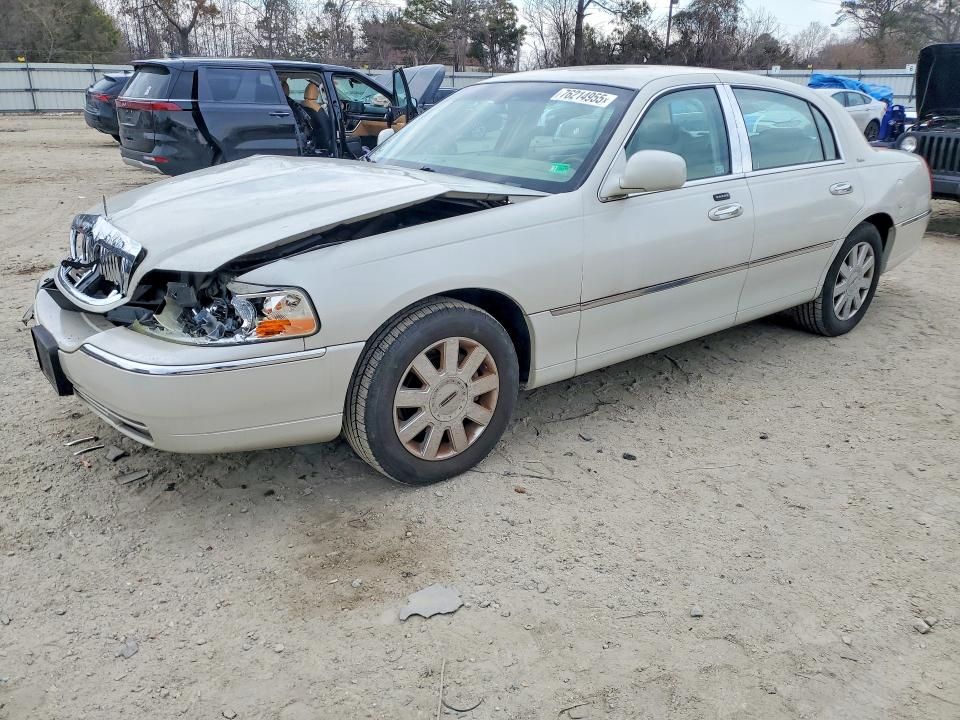 2007 Lincoln Town car Designer