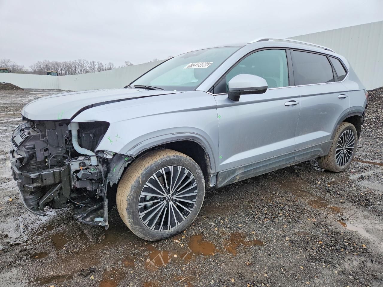 2025 Volkswagen Taos se