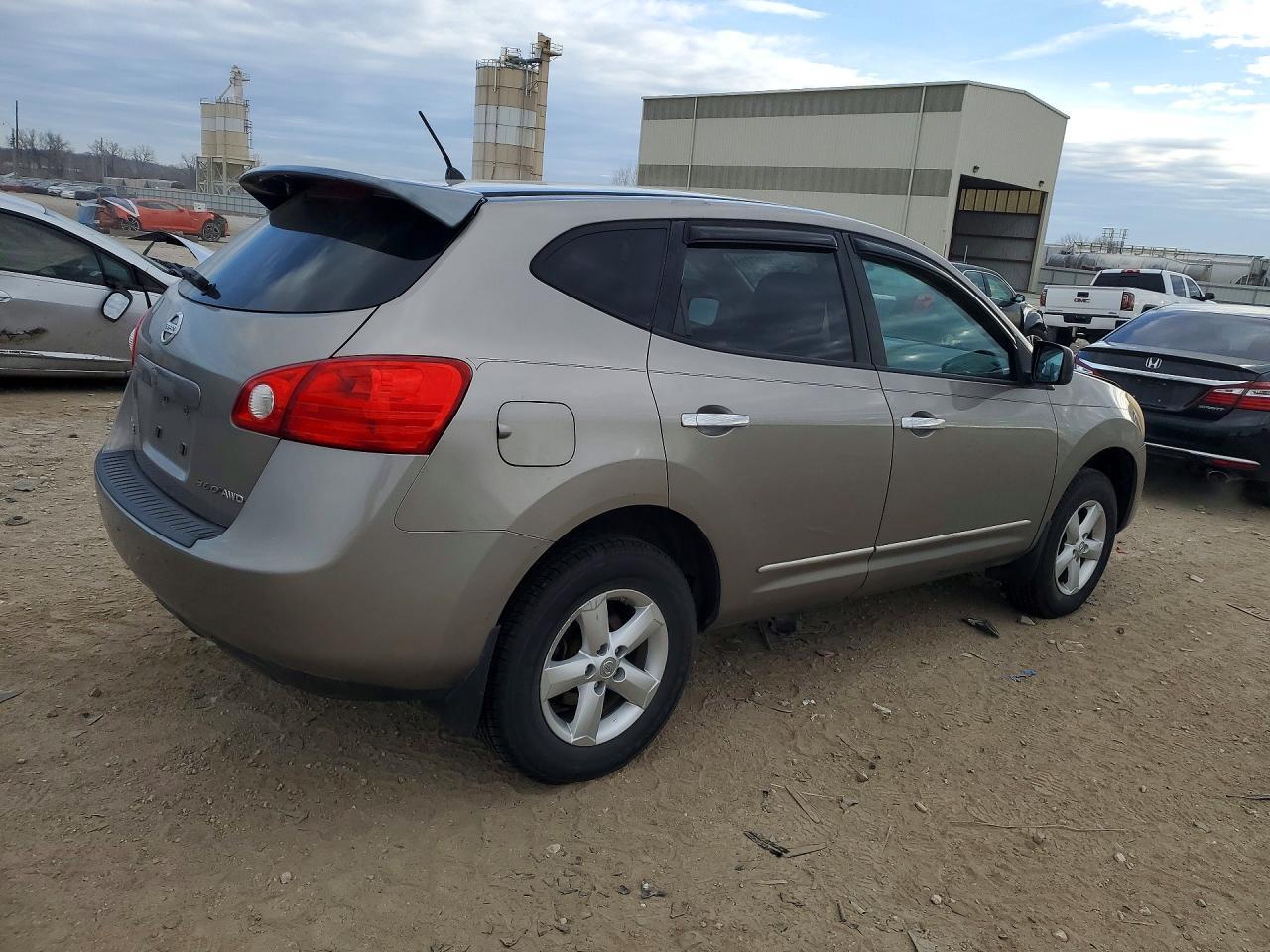 2010 Nissan Rogue s