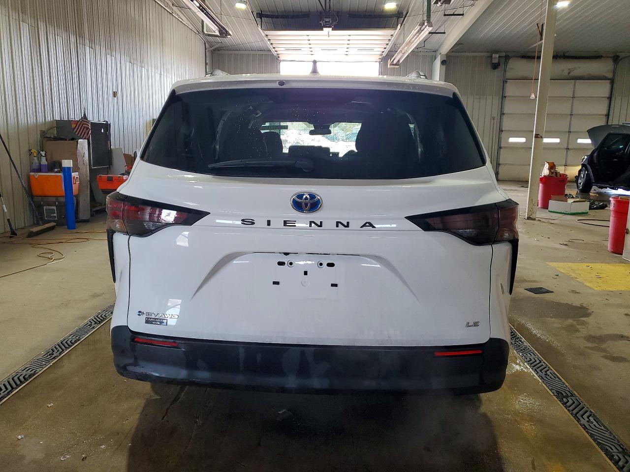 2025 Toyota Sienna le