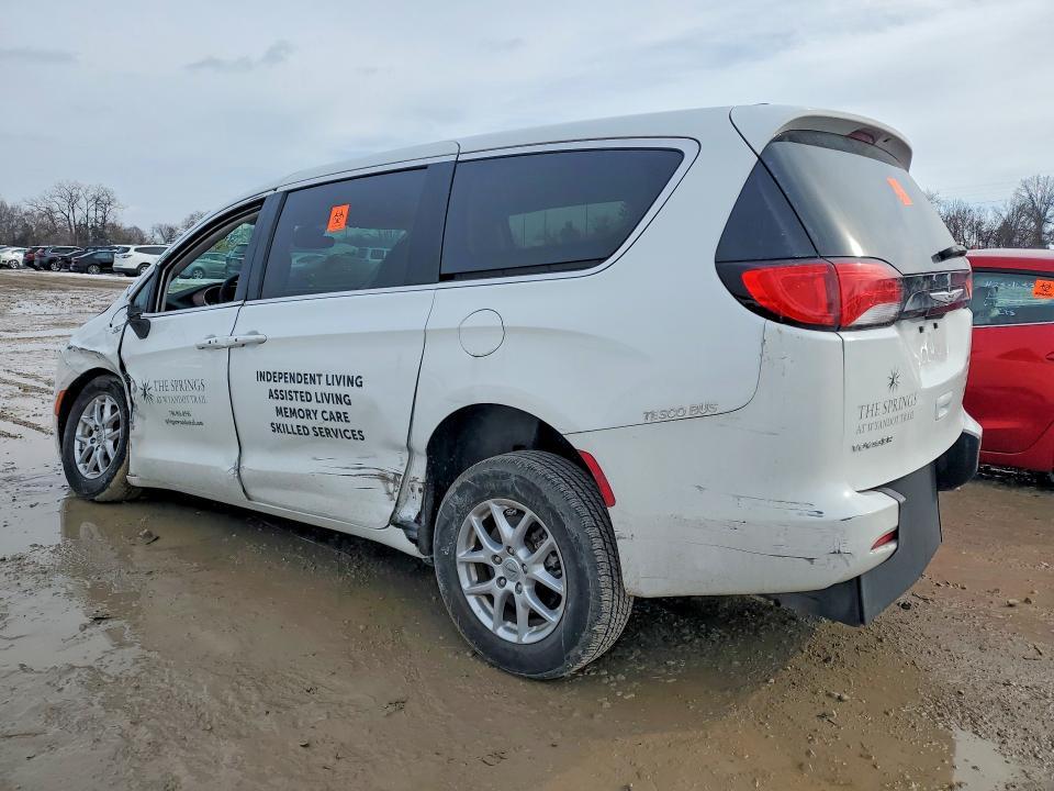 2023 Chrysler Voyager lx