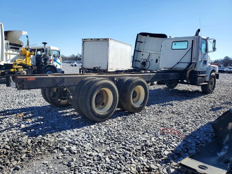 1999 Volvo Convention Truck cab and Chassis